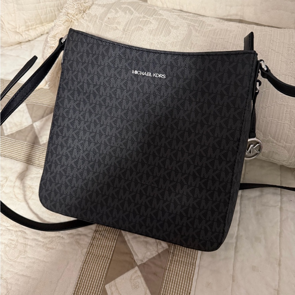 Michael Kors Black Signature Messenger Crossbody
